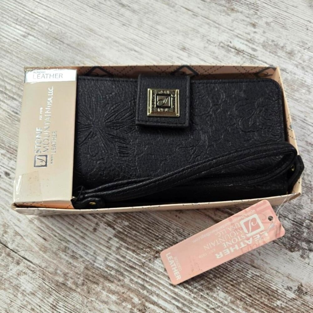 STONE MOUNTAIN Wallet Wristlet -  NIB